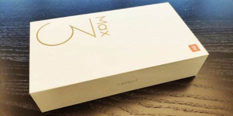 Kotak Kemasan Xiaomi Mi Max 3 Telah Dipamerkan Oleh CEO Xiaomi